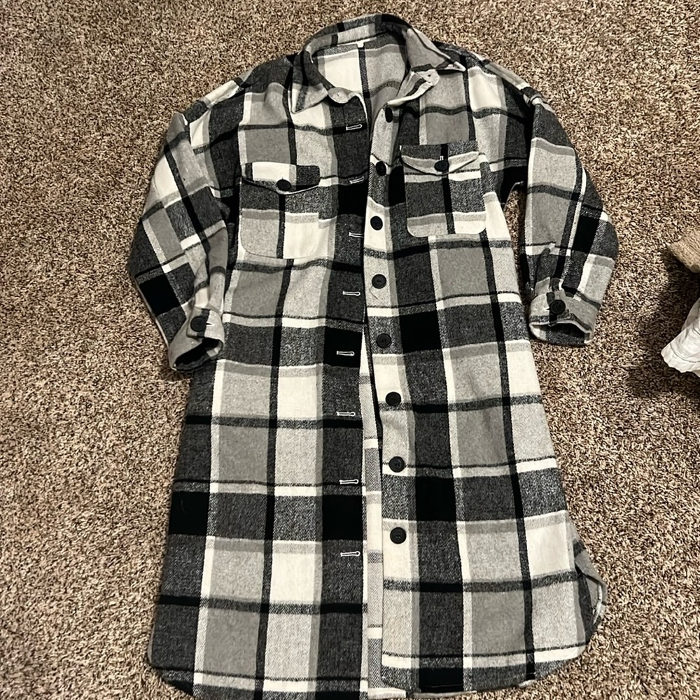Black/Gray plaid shacket full length Small